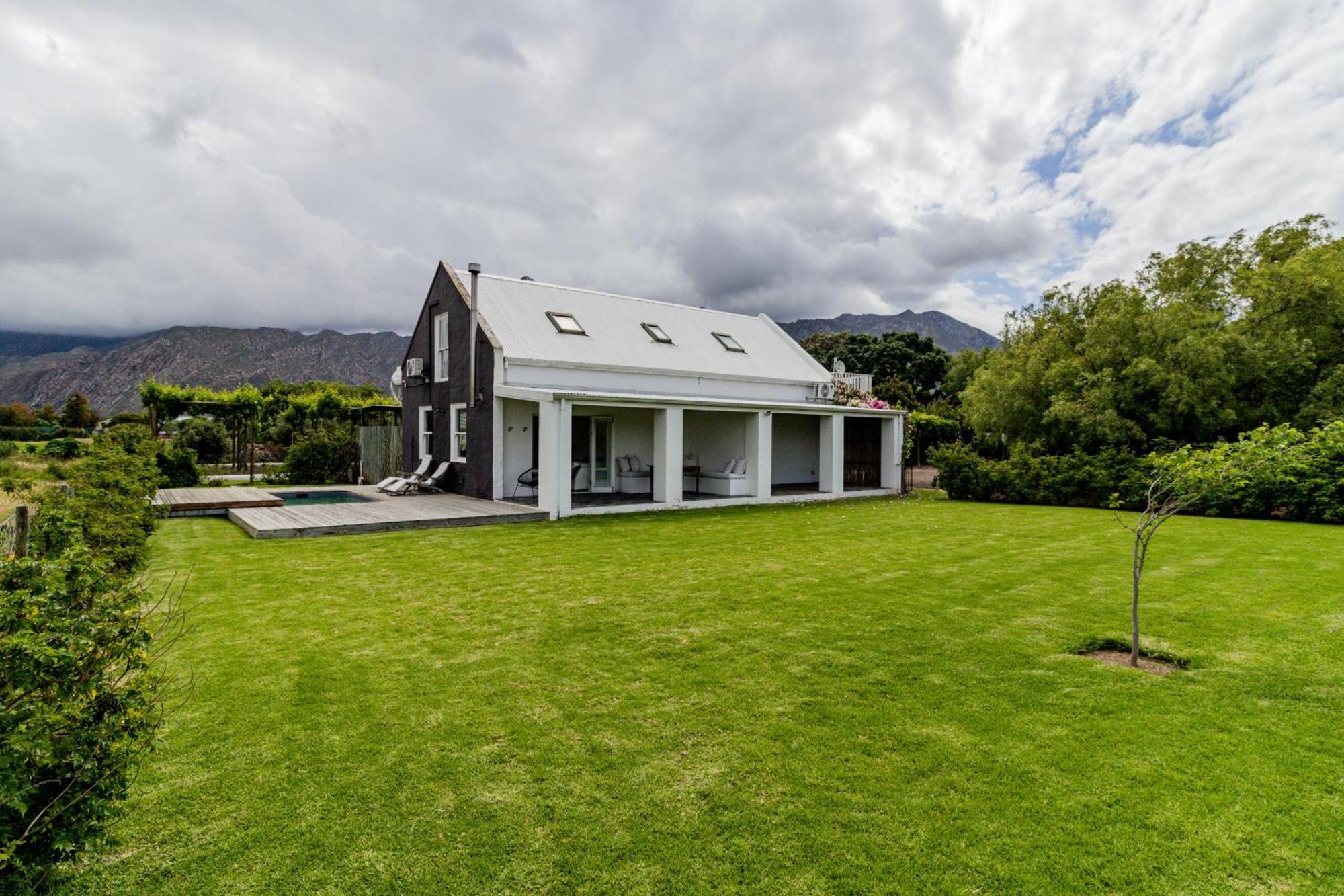 The Barn On 62 - Cottages Montagu Exterior photo